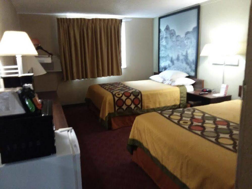 Super 8 By Wyndham Sioux Falls Near Convention Center Luaran gambar